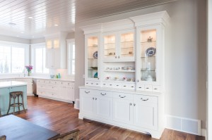 Custom kitchen and curio display in Utah
